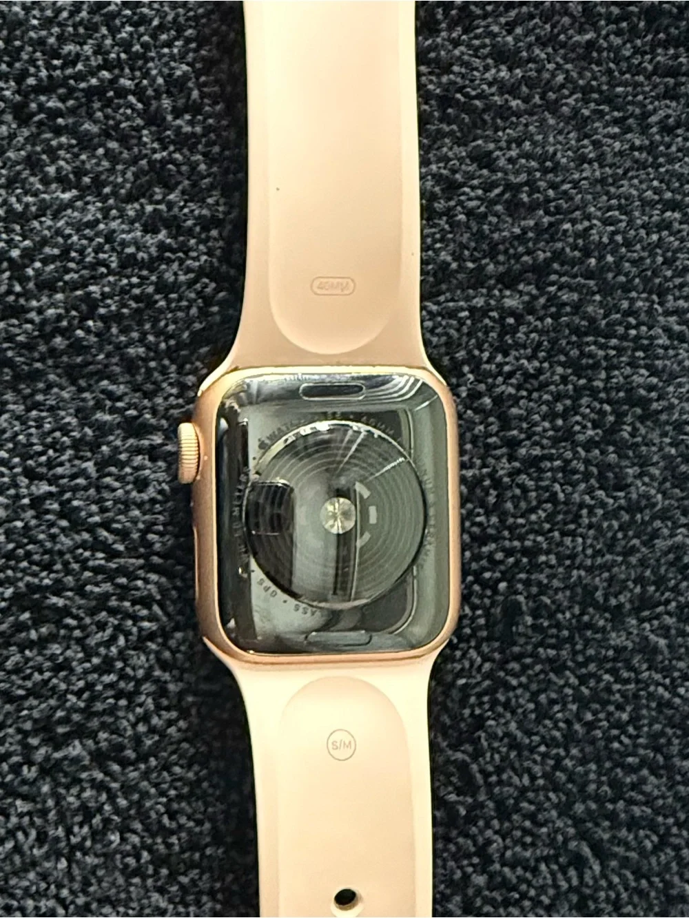 Apple SE 40MM Rose Gold Smartwatch with Pink Silicone Band Series 4 + charger